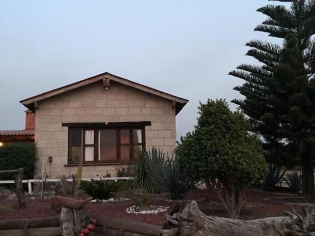 Quinta y hotel con casa principal con 4 cabañas muy cerca de la ciudad! Queretar