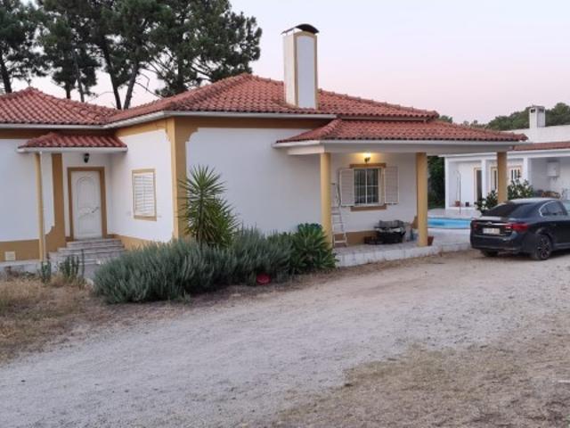 Quinta venda em Fernão Ferro, Laranjeiras