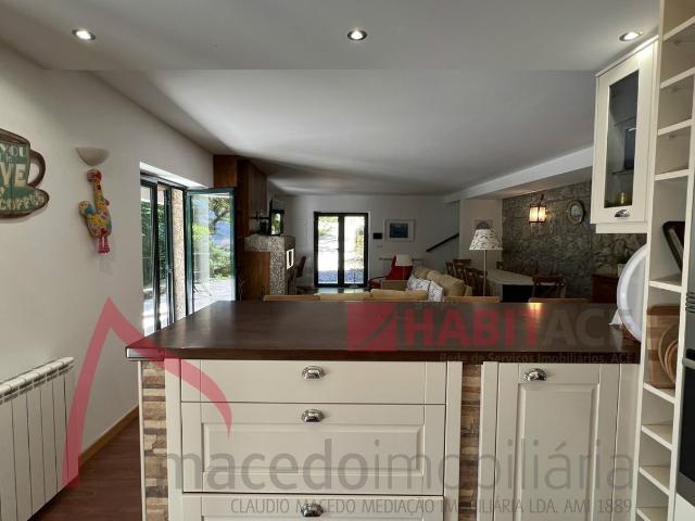 Solar venda em Bouro (Santa Marta), Amares