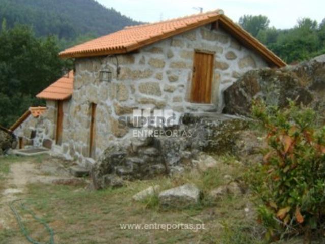 Casa venda em Rosém, Avessadas