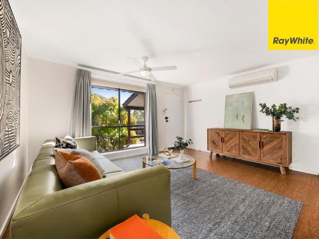Townhouse for rent in Cook, Australian Capital Territory
