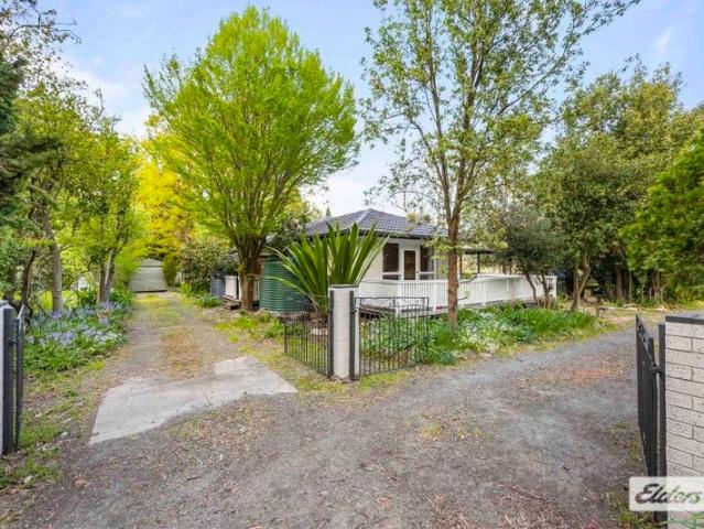 House for sale in Warrak, Victoria