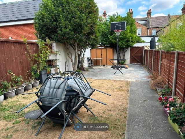 House for rent in London Borough of Merton, Merton Park
