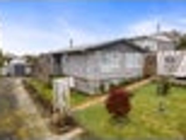 House for sale in Otakou