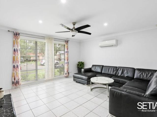 House for rent in Oakhurst, Sydney