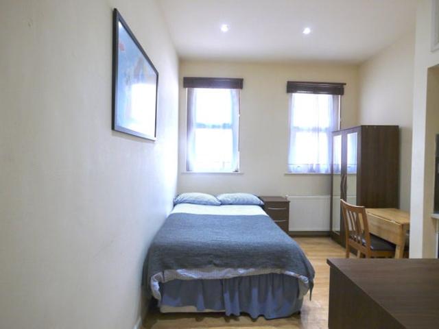 Studio for rent in Brondesbury, Greater London