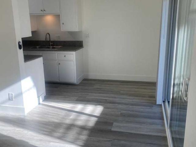 Apartment for rent in Canoga Park, California