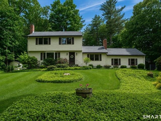 House for sale in Simsbury, Connecticut