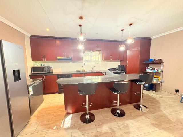 House for rent in Queensburgh
