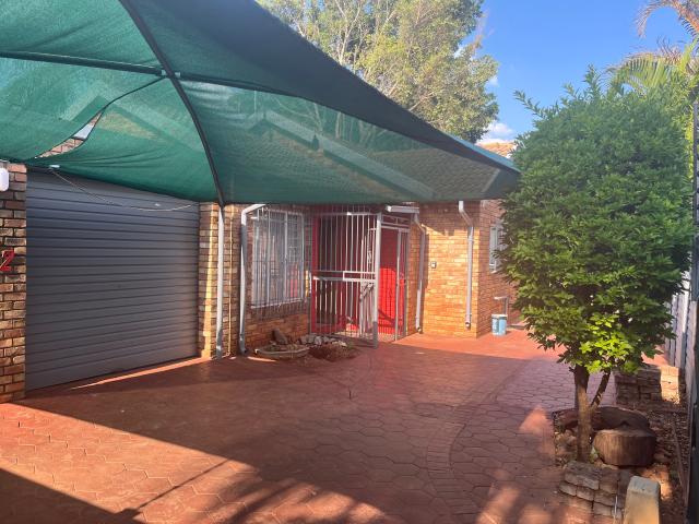House for rent in Waterkloof, Gauteng