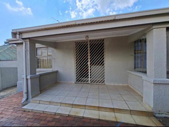 House for rent in Vosloorus, Gauteng