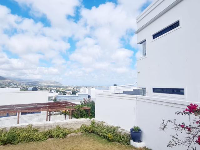 Apartment for rent in Baardskeerdersbos, Western Cape