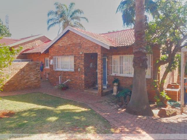 House for rent in Waterkloof, Gauteng