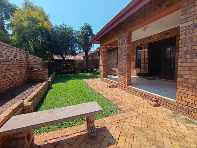 House for rent in Hartbeespoort Dam Nature Reserve, North West