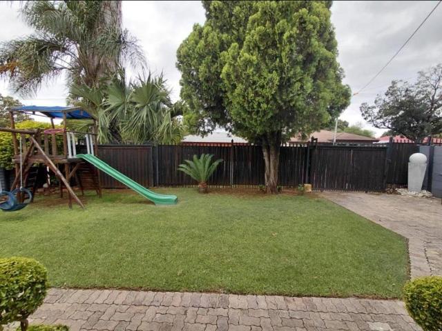 House for rent in Waterkloof, Gauteng