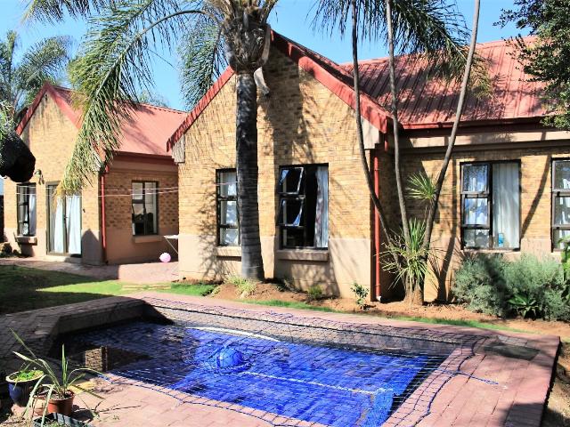 House for rent in Waterkloof, Gauteng