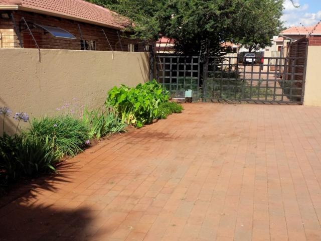 House for rent in Waterkloof, Gauteng