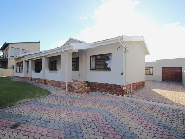 House for rent in Chatsworth, Kwazulu-natal