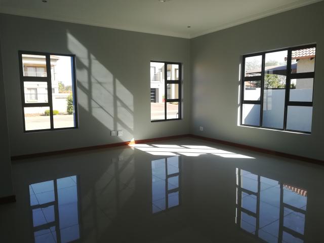 Apartment for rent in Theresapark, Waterkloof