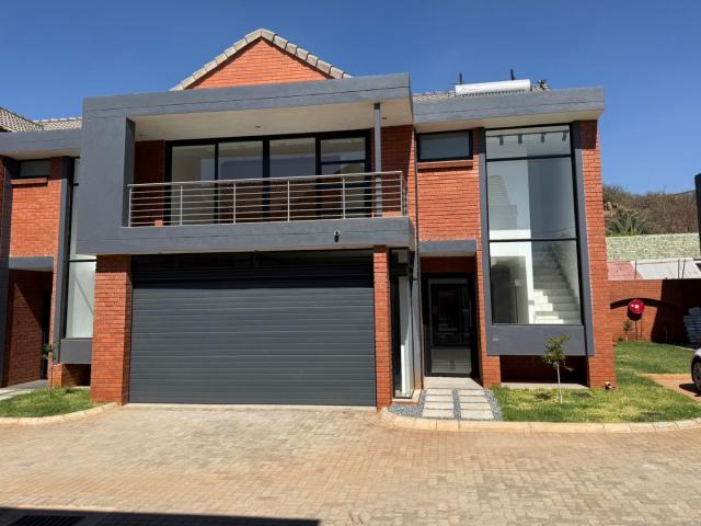 House for rent in Waterkloof, Gauteng