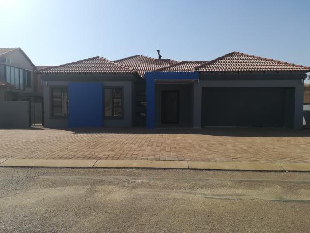 House for rent in Waterkloof, Gauteng