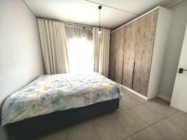 Apartment for rent in Lakeside, Sandton