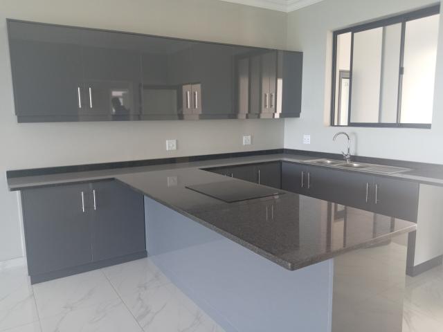 Apartment for rent in Athlone, Cape Town