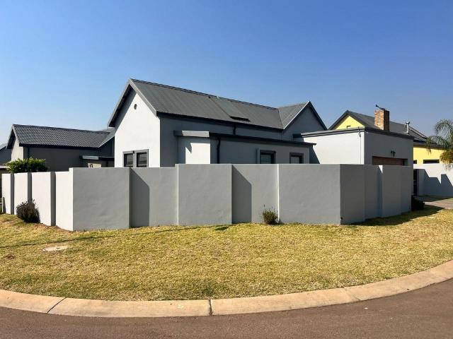 House for rent in Waterkloof, Gauteng