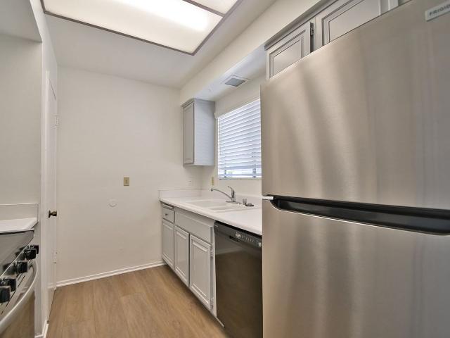 Apartment for rent in Redondo Beach, California