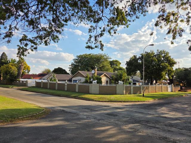 House for rent in Elspark, City of Ekurhuleni Metropolitan Municipality