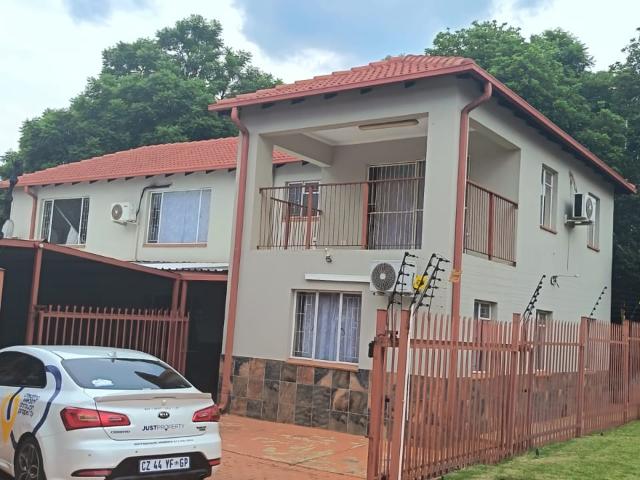 House for rent in Waterkloof, Gauteng