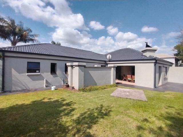 House for rent in Waterkloof, Gauteng