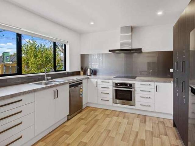 Apartment for rent in Heathcote, Canterbury