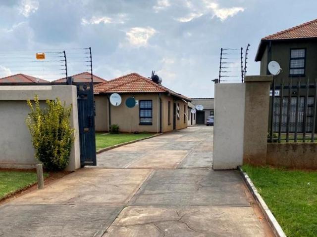 Apartment for rent in Protea Glen, Soweto