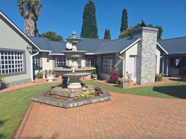 House for rent in Farrarmere, Ekurhuleni