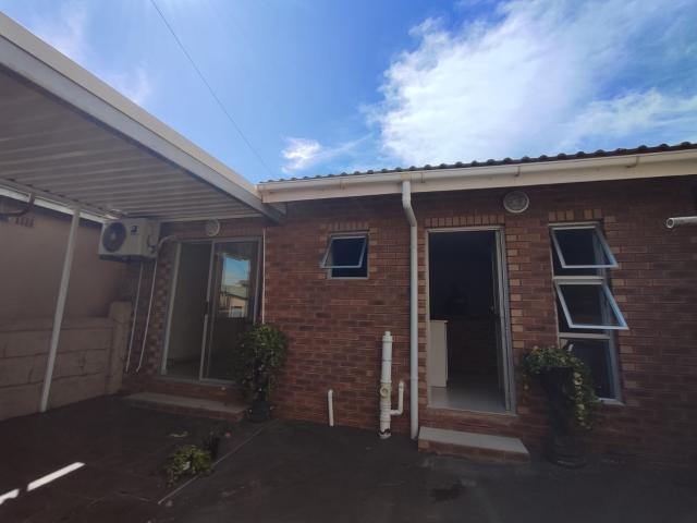 Apartment for rent in Seaview, Kwazulu-natal