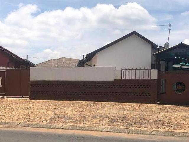 House for rent in Diepkloof, Vosloorus