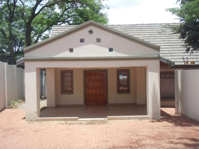 House for rent in Waterkloof, Gauteng