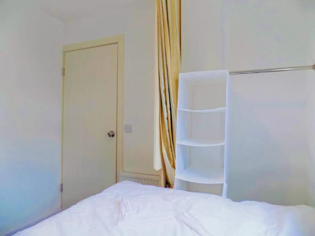 Room for rent in Cannon Park, West Midlands