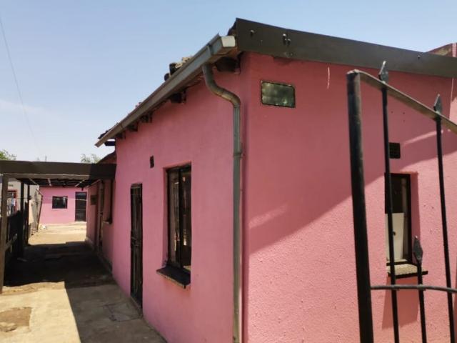 House for rent in Jabavu, Soweto