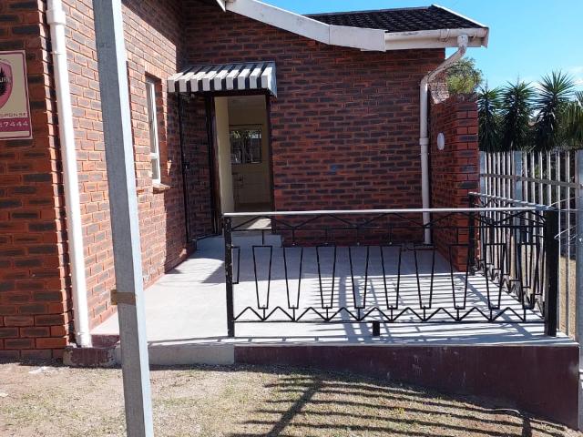 House for rent in Chatsworth, Kwazulu-natal