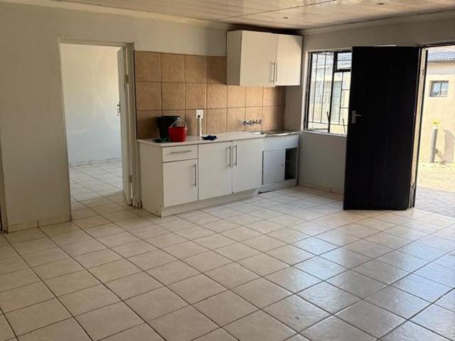 House for rent in Vosloorus, Gauteng