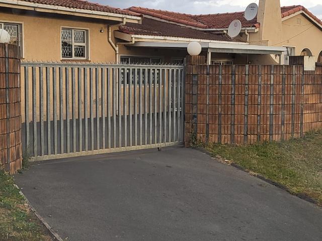 House for rent in Chatsworth, Kwazulu-natal