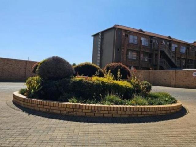 Apartment for rent in Mohlakeng, Gauteng