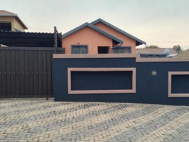House for rent in Vosloorus, Gauteng