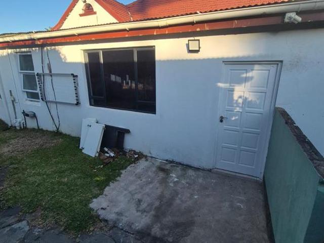 Apartment for rent in Seaview, Kwazulu-natal