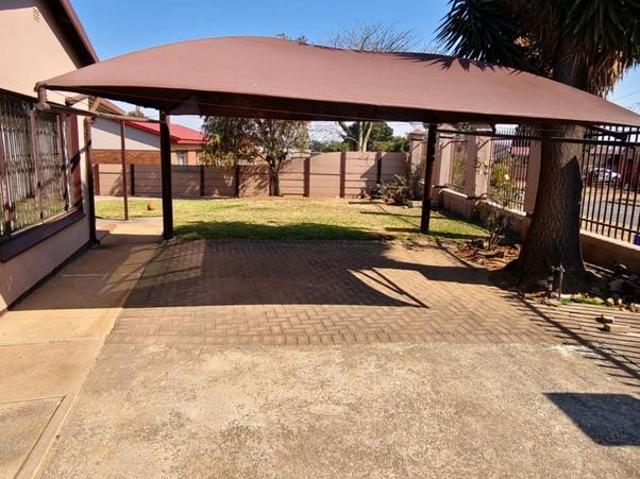 Apartment for rent in Nooitgedacht, Gauteng