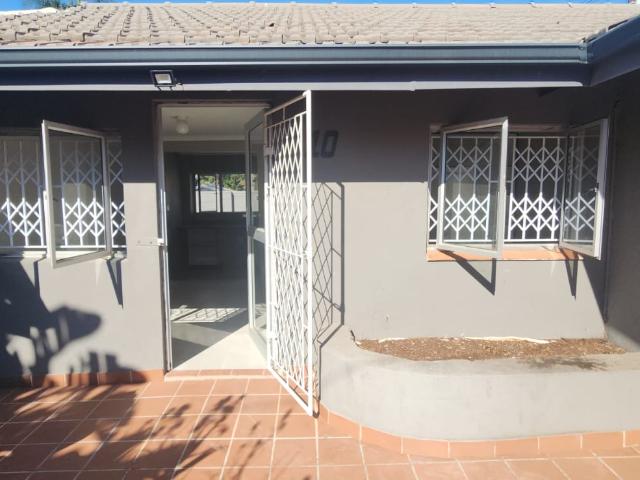 Apartment for rent in Athlone, Durban North