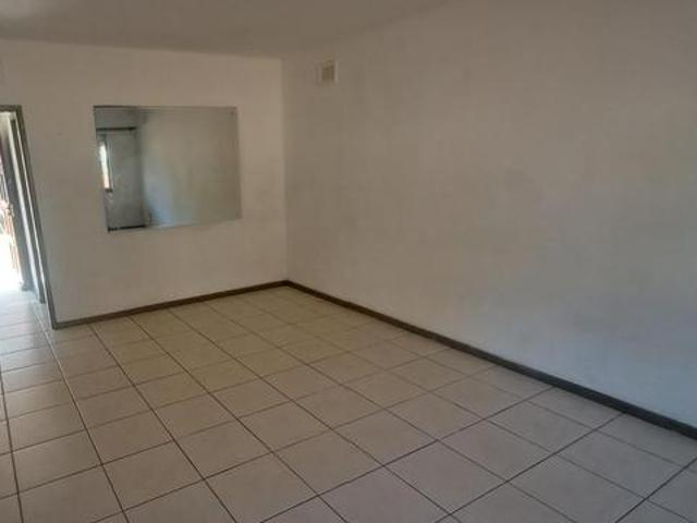 Apartment for rent in Seaview, Kwazulu-natal