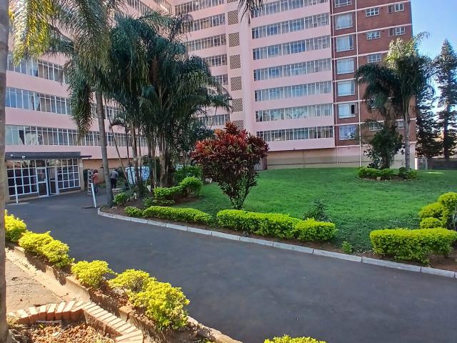 Apartment for rent in Montclair, Durban